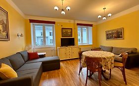 Apartment In City Center